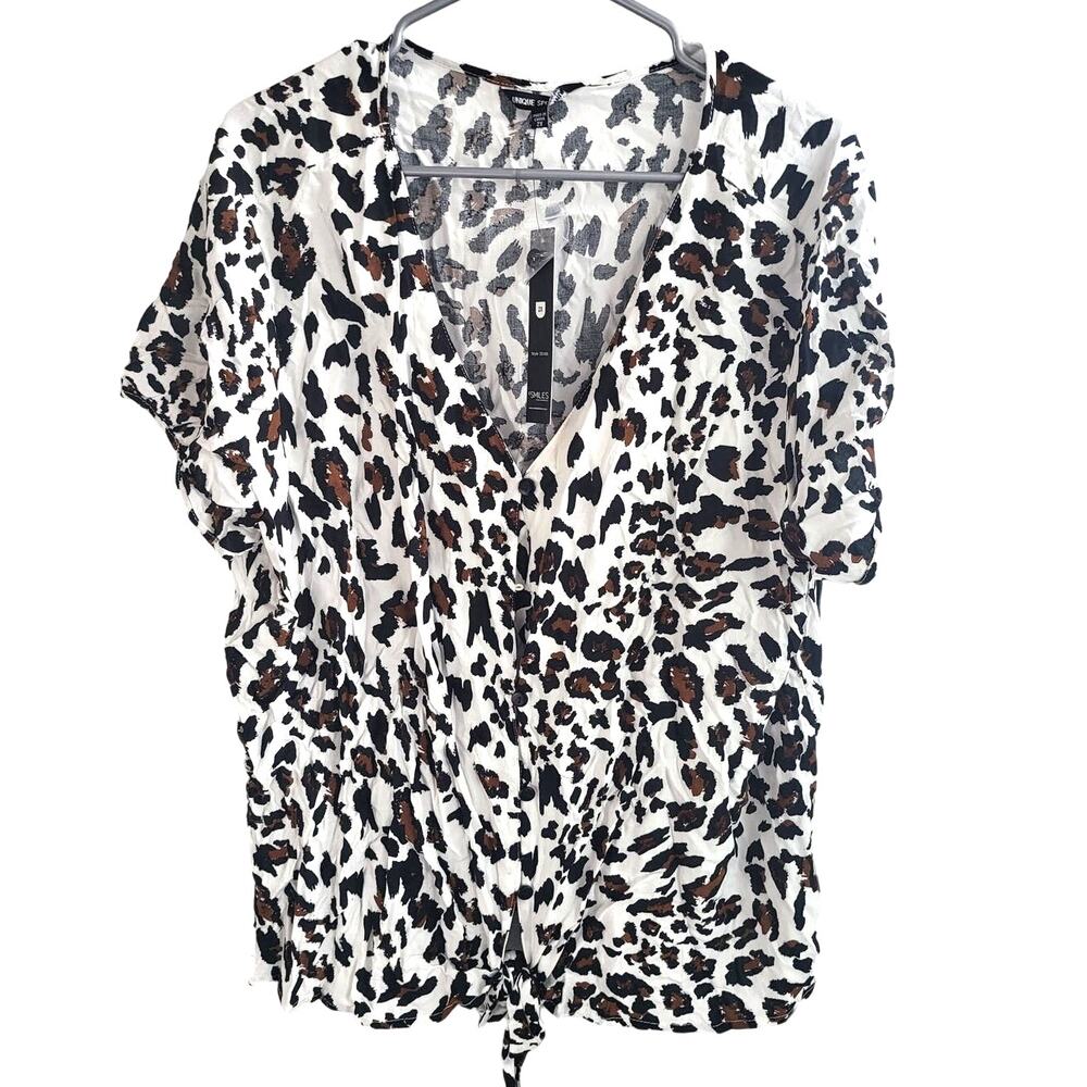Unique Spectrum White and Leopard Print Top - Size 2X